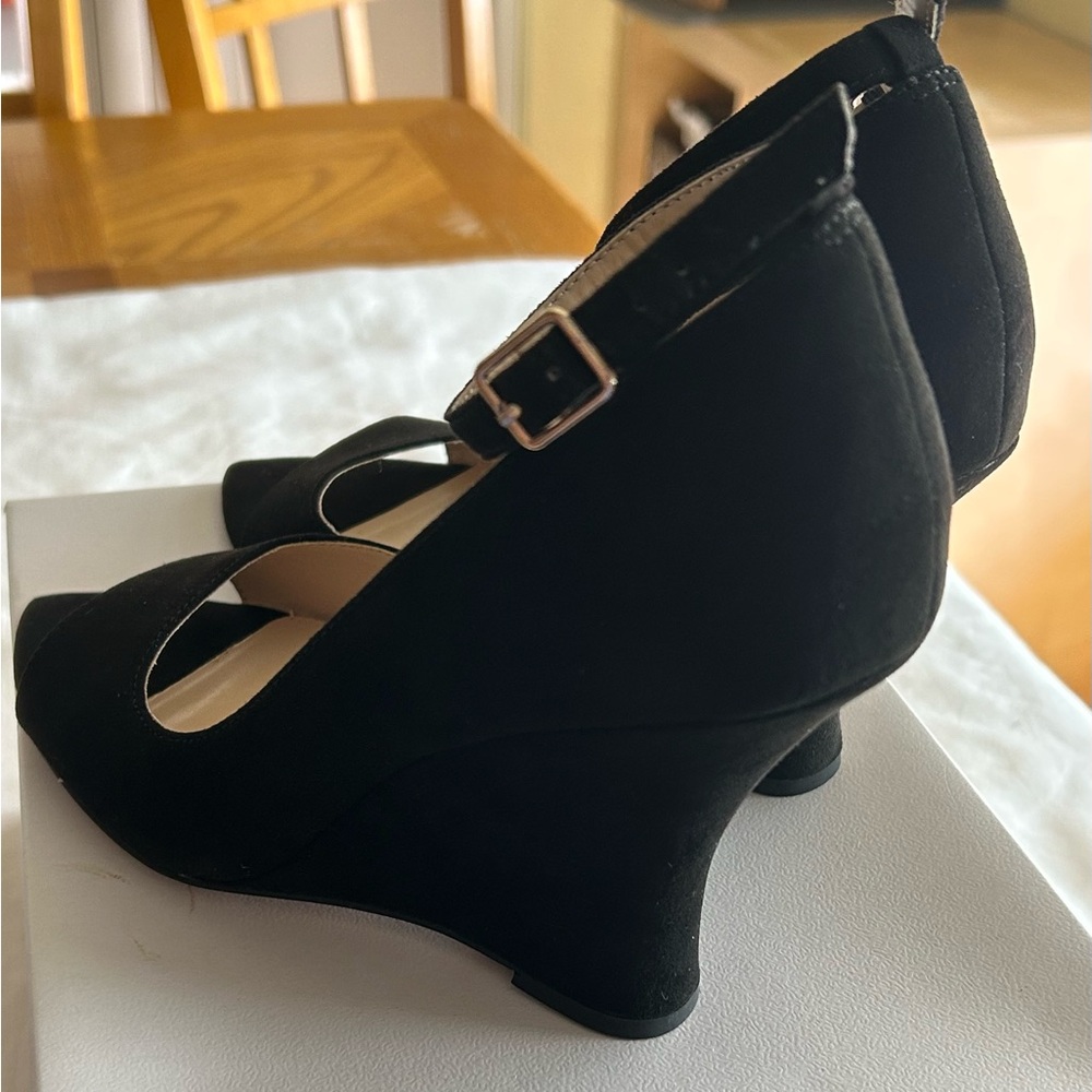 Jessica Simpson peep toe wedge sandal size 8 1/2 M - Picture 2 of 9